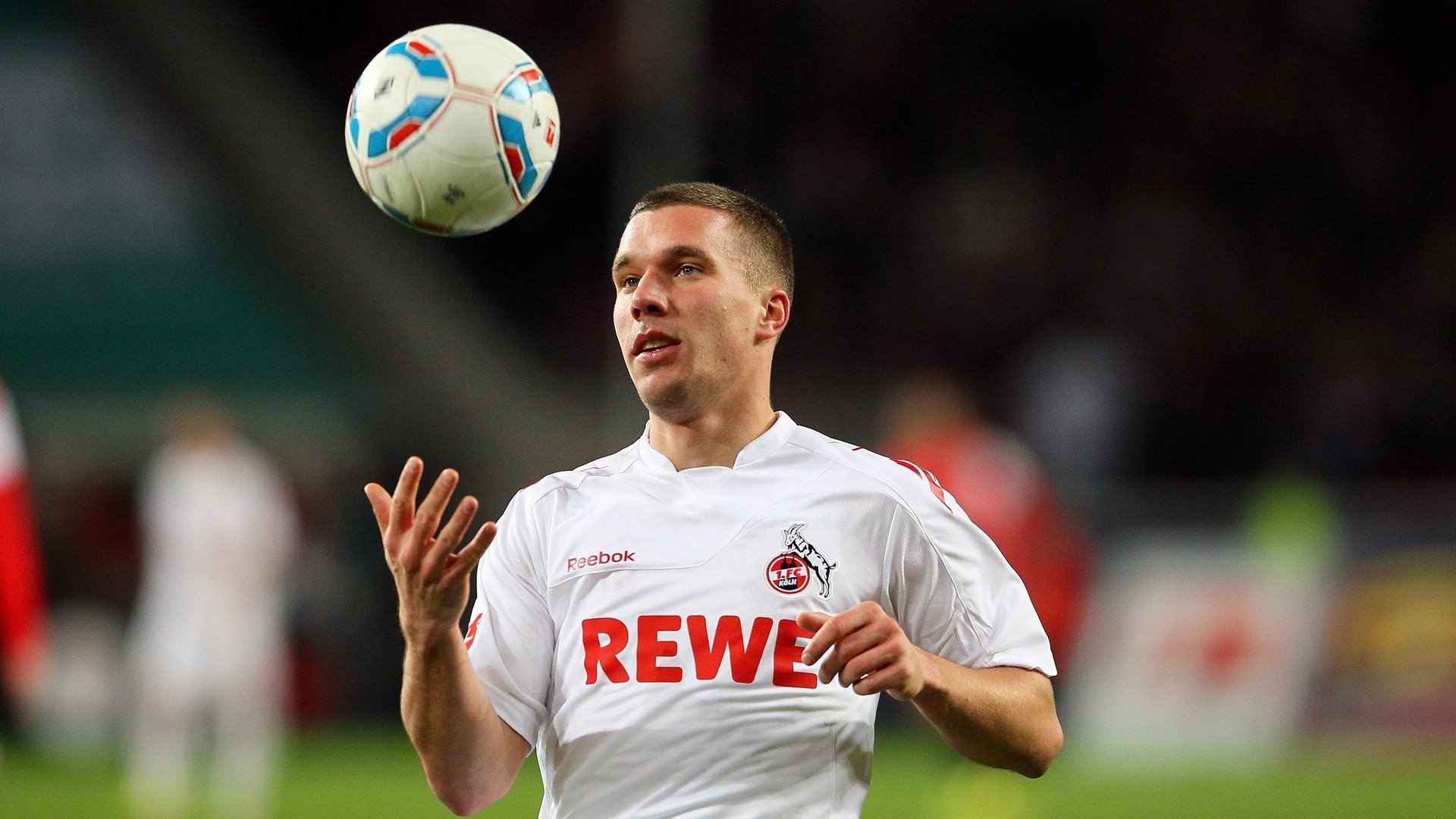 职业拳王统一战 亿万瞩目金腰带归属揭晓